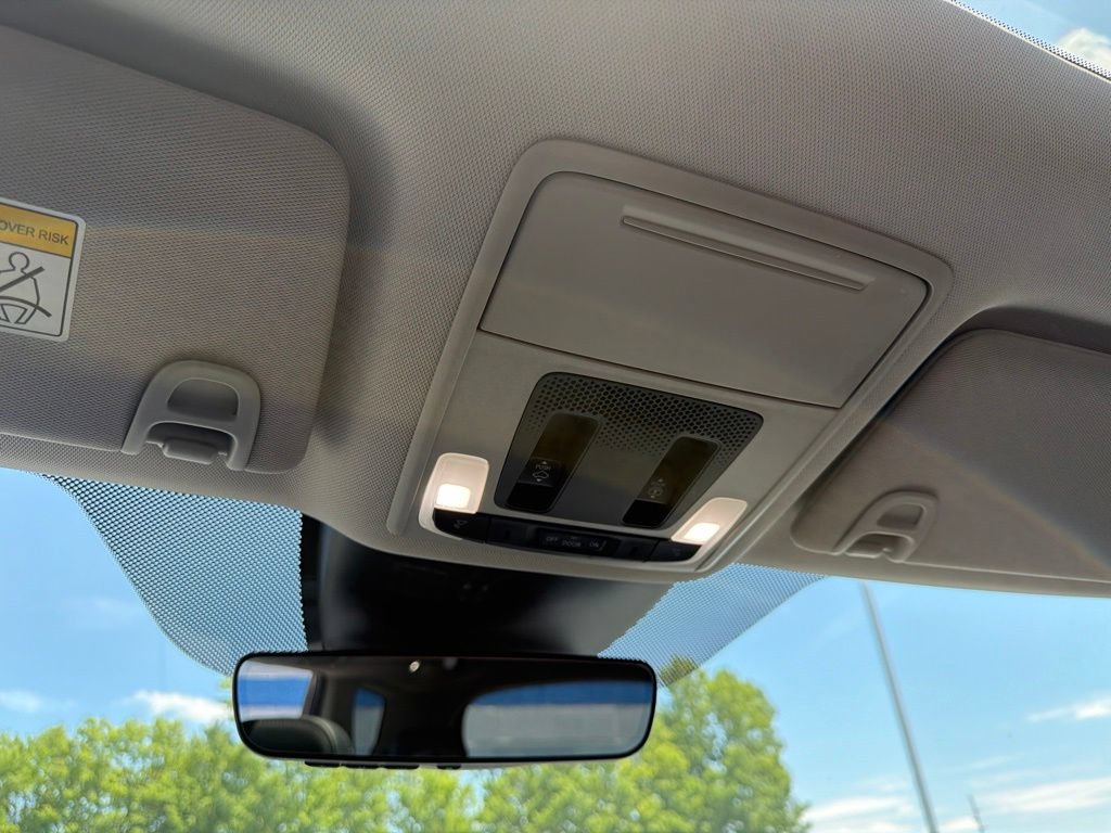 Certified 2025 Honda Pilot Touring image 14