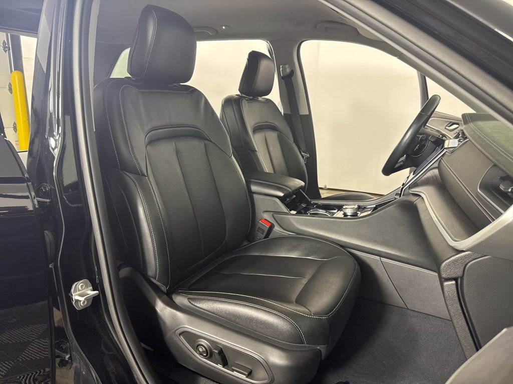 Used 2023 Jeep Grand Cherokee Limited AWD/4WD image 31