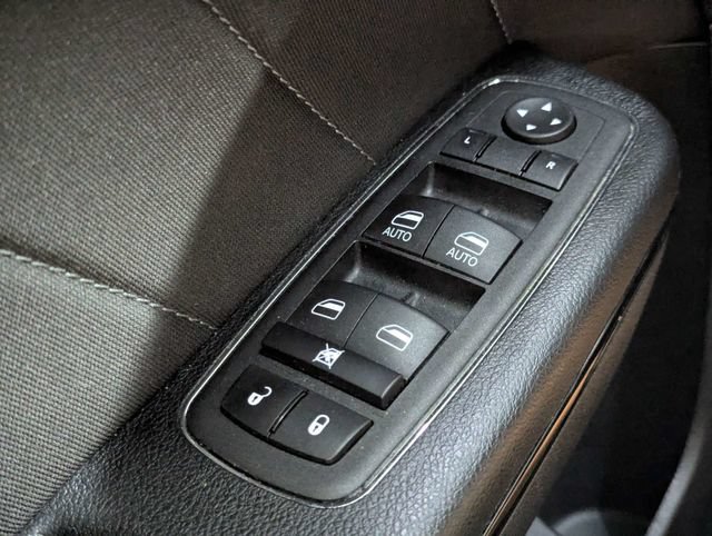 Used 2023 Dodge Charger SXT w/ Blacktop Package AWD/4WD image 16
