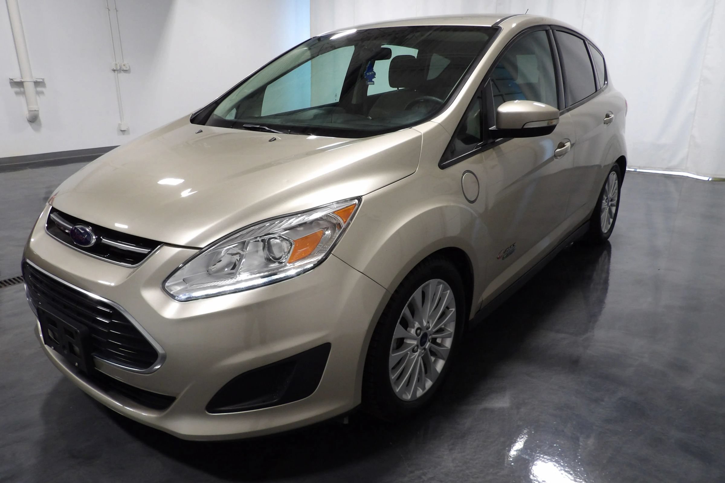 Used 2017 Ford C-MAX Energi SE FWD image 3