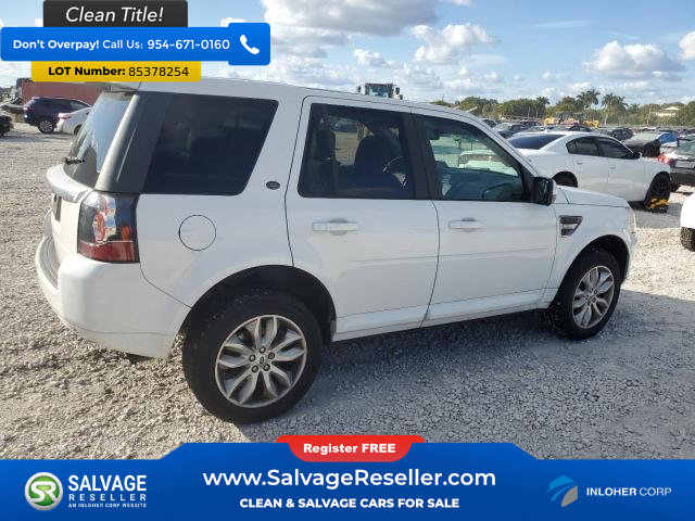 Used 2014 Land Rover LR2 HSE image 4