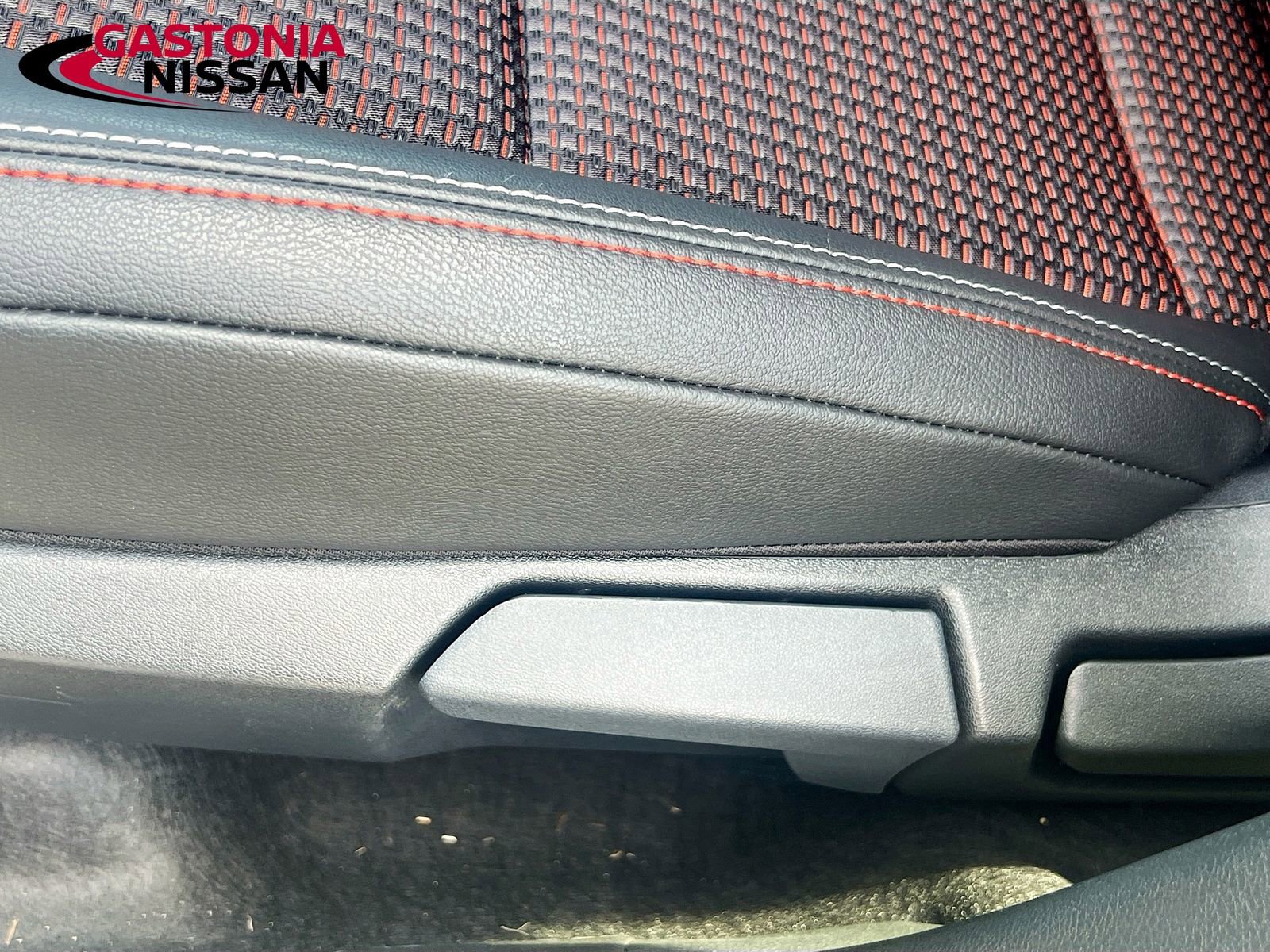 Used 2026 Nissan Kicks SR FWD image 25