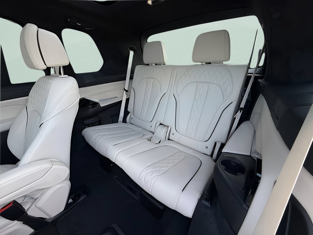 New 2027 BMW X7 xDrive40i w/ Executive Package AWD/4WD image 24