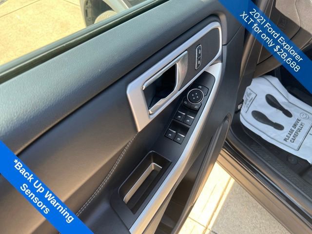 Used 2021 Ford Explorer XLT image 12