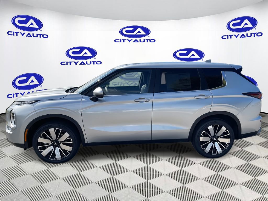 New 2025 Mitsubishi Outlander SE image 6