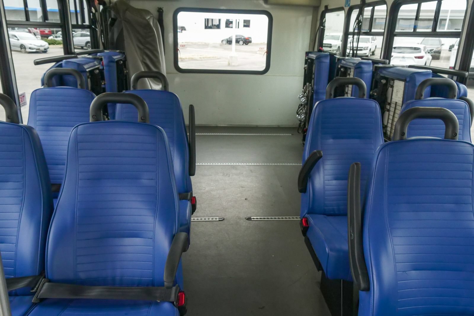 Used 2013 Ford E-450 and Econoline 450 Super Duty w/ Shuttle Bus Prep Pkg RWD image 14