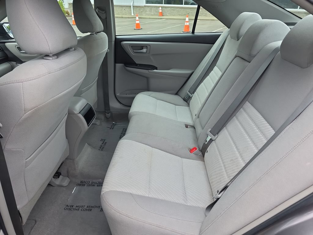 Used 2016 Toyota Camry LE FWD image 8