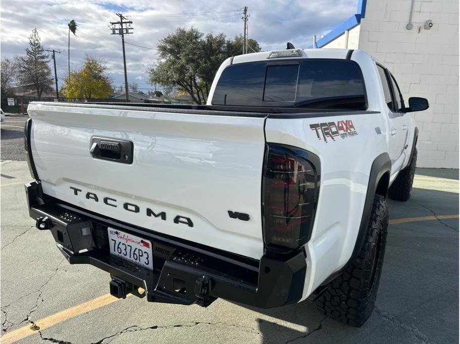 Used 2021 Toyota Tacoma TRD Off-Road image 9