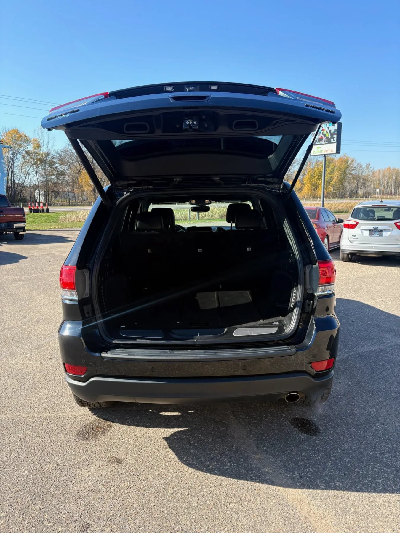 Used 2017 Jeep Grand Cherokee Limited AWD/4WD image 41
