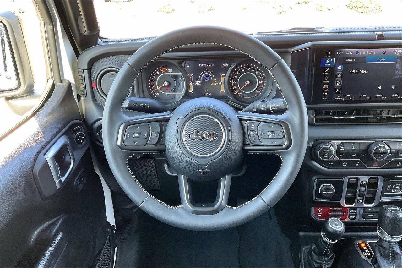 Certified 2025 Jeep Wrangler Unlimited Rubicon w/ Convenience Group image 10