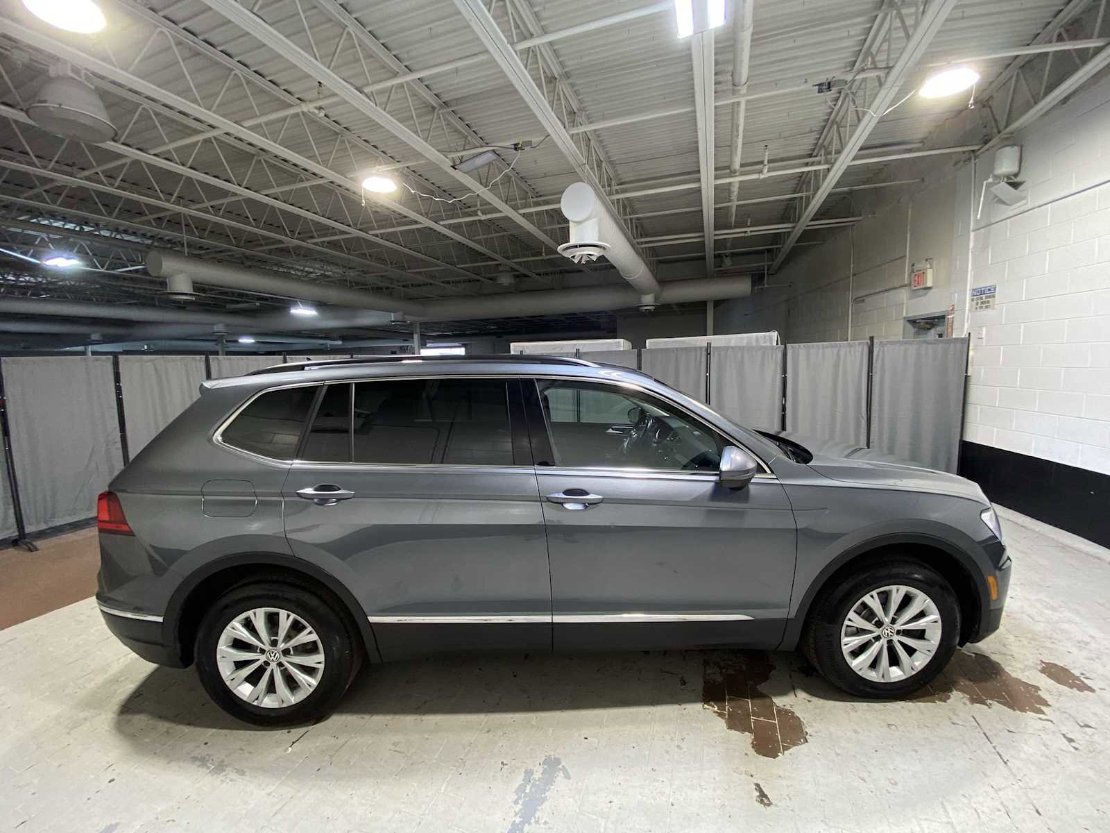 Used 2018 Volkswagen Tiguan SE AWD/4WD image 24