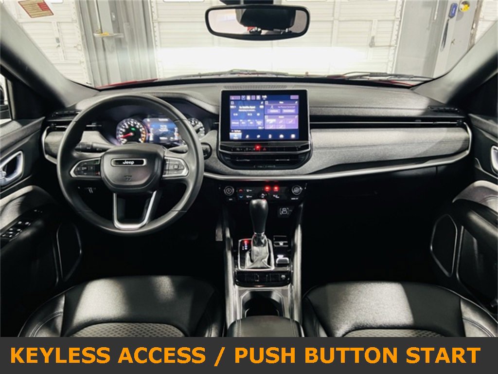 Used 2024 Jeep Compass Latitude image 4