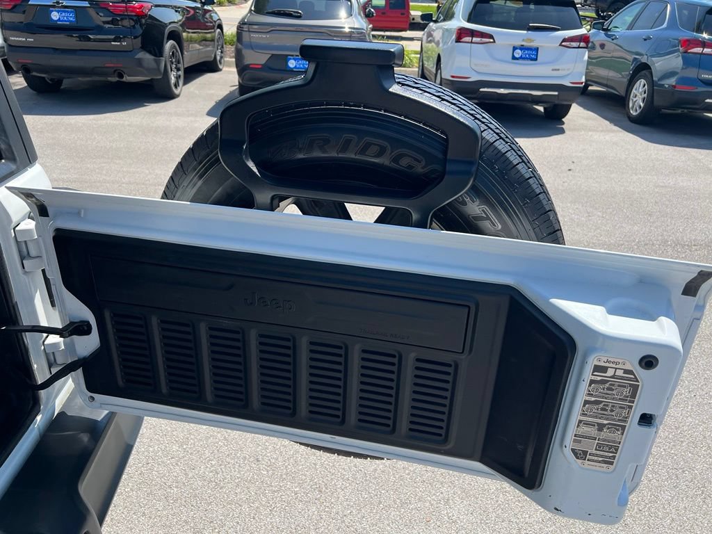 Used 2019 Jeep Wrangler Unlimited Sahara AWD/4WD image 20