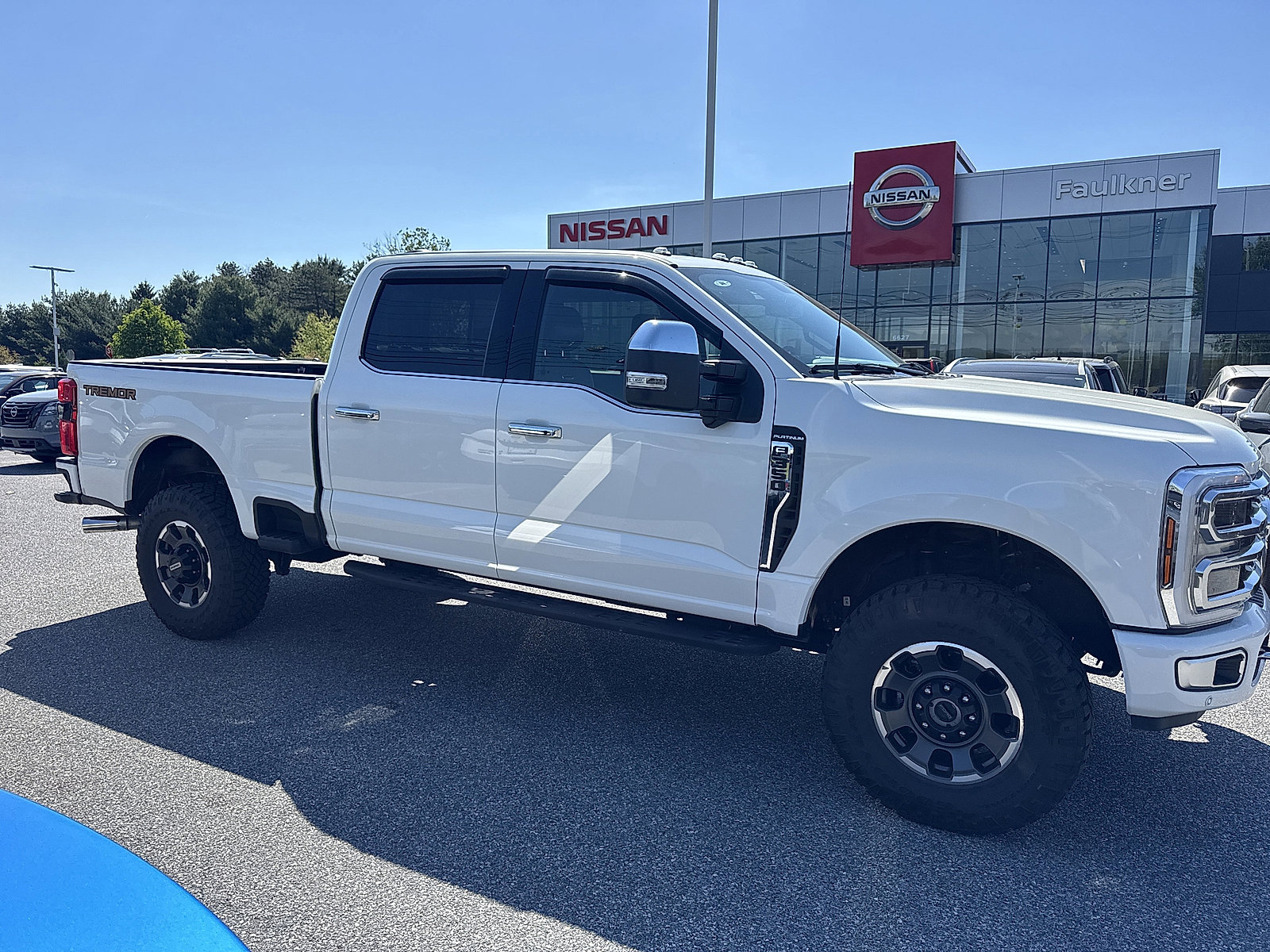 Used 2024 Ford F350 Platinum w/ Tremor Off-Road Package AWD/4WD image 2