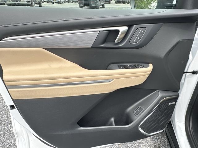 New 2026 Buick Enclave Preferred w/ LPO, Floor Liner Package image 22