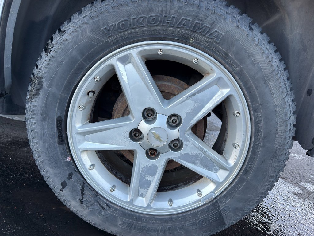 Used 2005 Chevrolet Equinox LT w/ Preferred Equipment Group image 10