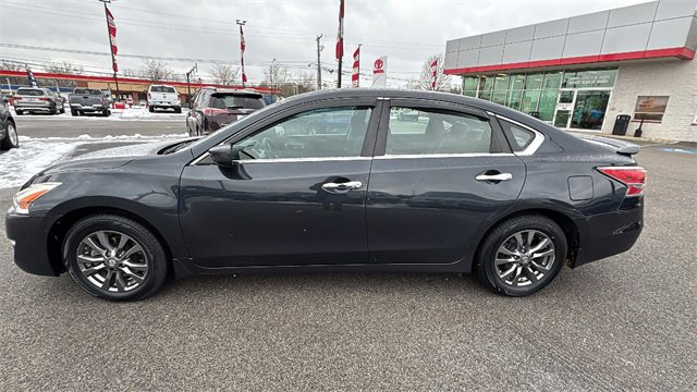 Used 2015 Nissan Altima 2.5 S w/ Special Edition Package image 2
