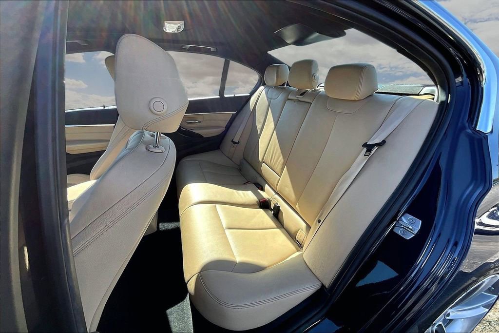 Used 2017 BMW 340i xDrive Sedan AWD/4WD image 22