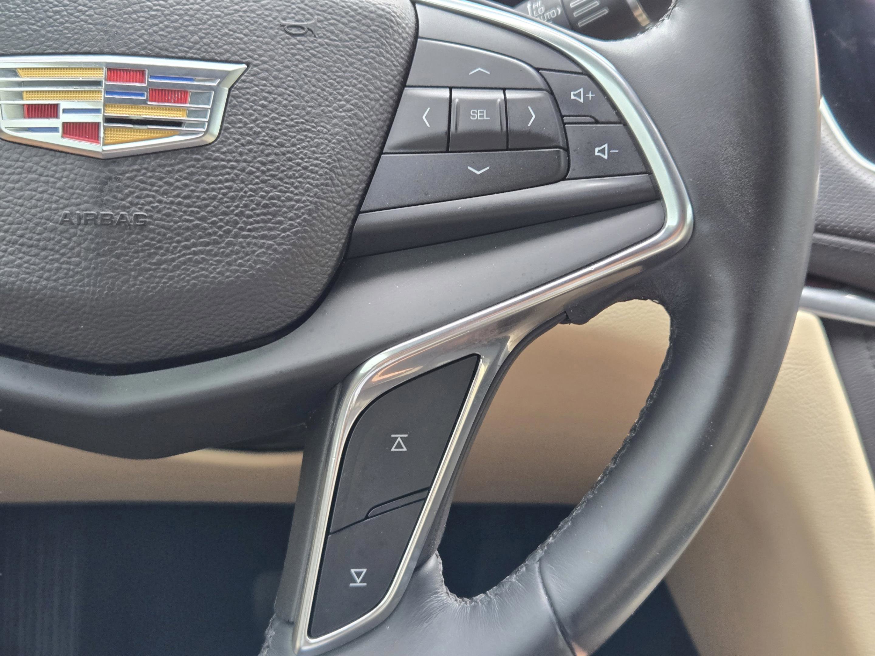 Used 2017 Cadillac XT5 Luxury w/ Driver Awareness Package AWD/4WD image 23