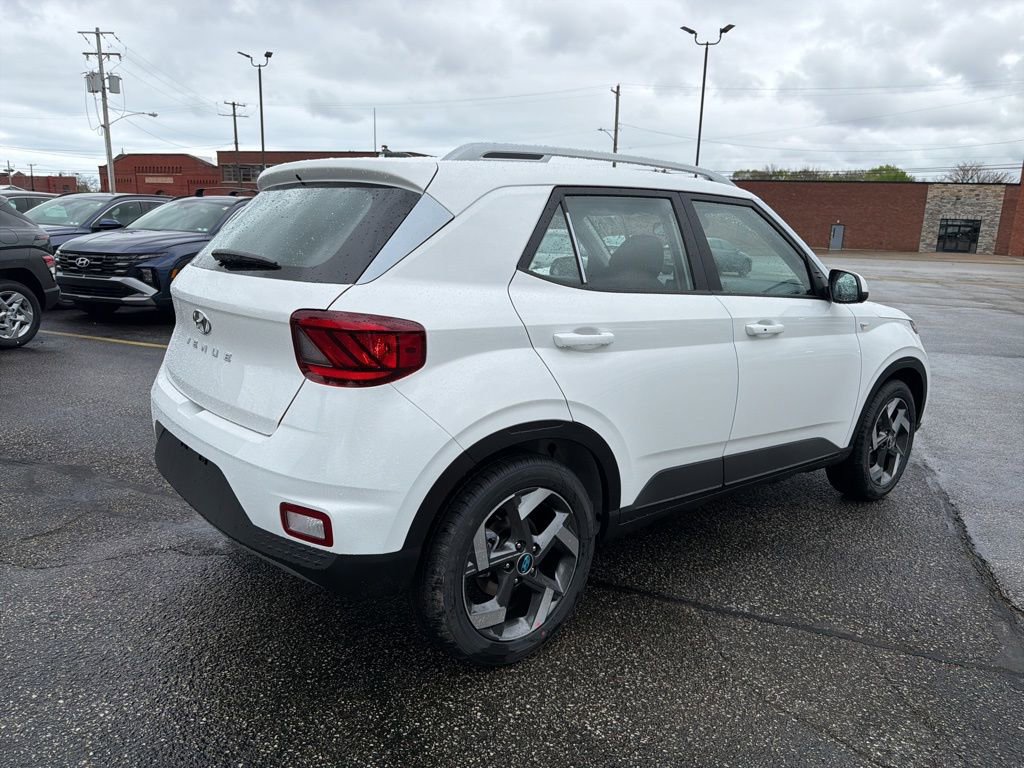 New 2026 Hyundai Venue SEL FWD image 7