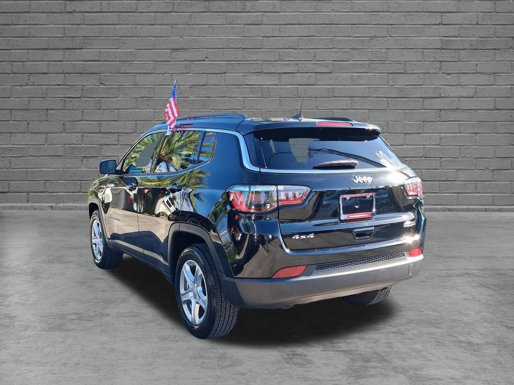 Used 2023 Jeep Compass Latitude AWD/4WD image 4