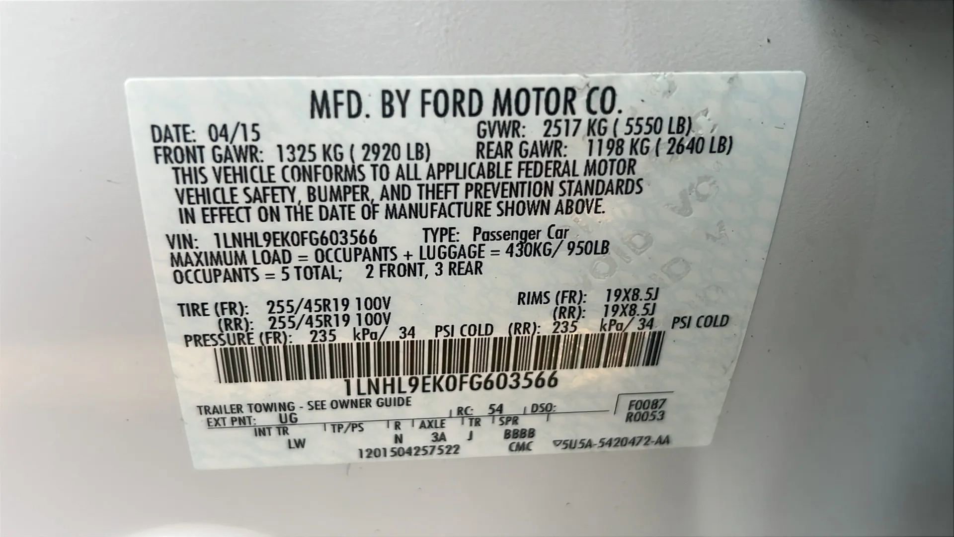 Used 2015 Lincoln MKS AWD w/ Equipment Group 101A image 31