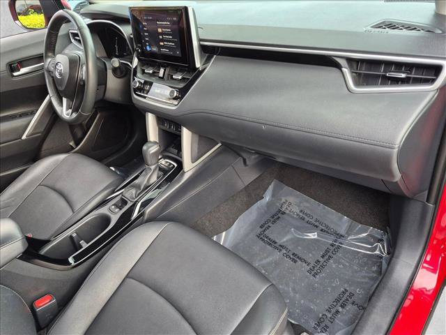 Used 2024 Toyota Corolla Cross XLE FWD image 19