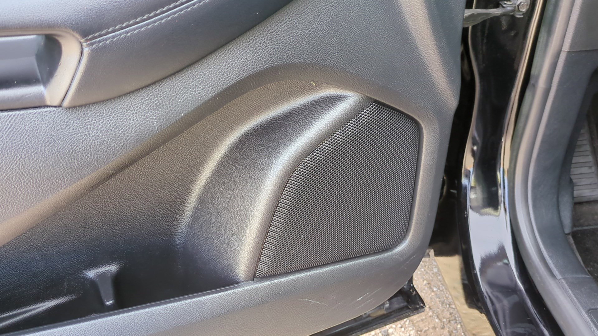 Used 2018 Ford Edge SEL w/ Equipment Group 201A FWD image 12
