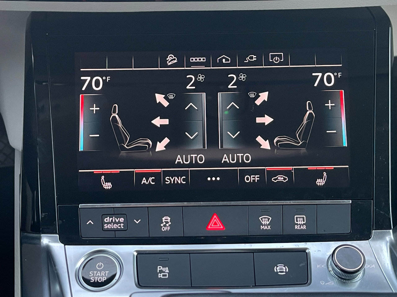 Used 2023 Audi e-tron Premium w/ Convenience Plus Package image 32