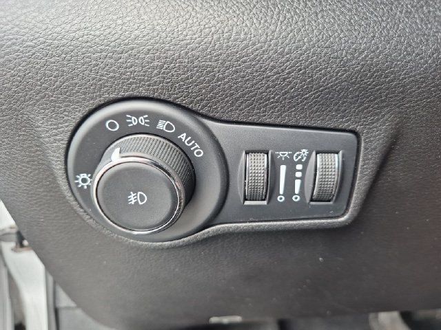 Used 2024 Jeep Compass Latitude AWD/4WD image 16