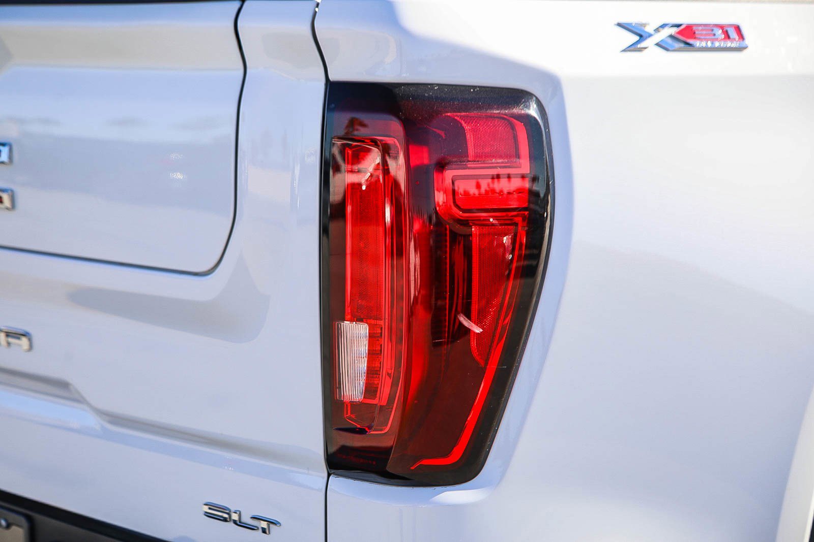 Used 2022 GMC Sierra 1500 SLT image 9