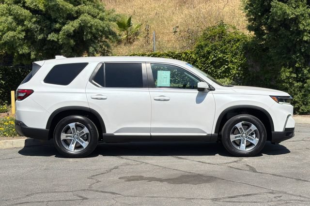 Certified 2025 Honda Pilot EX-L image 3