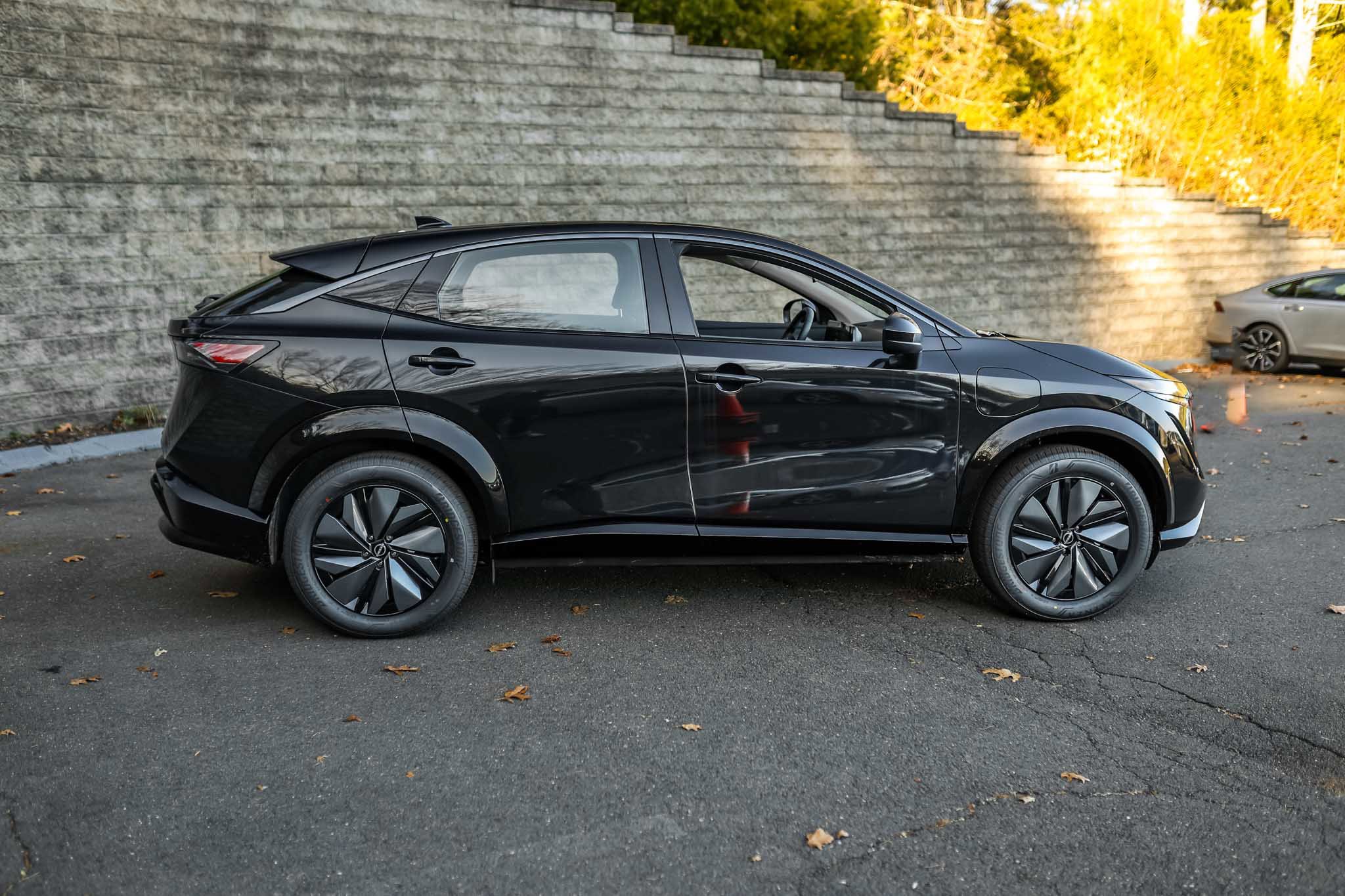 New 2024 Nissan Ariya AWD image 2