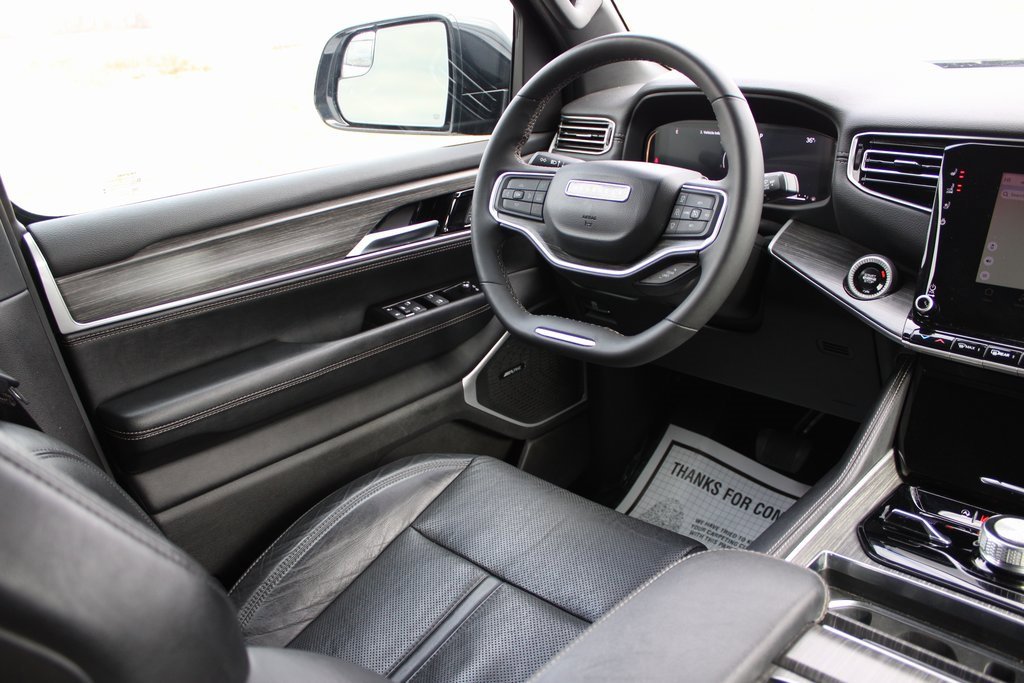 Used 2024 Jeep Wagoneer L Series II w/ Flexible Seating Group image 32