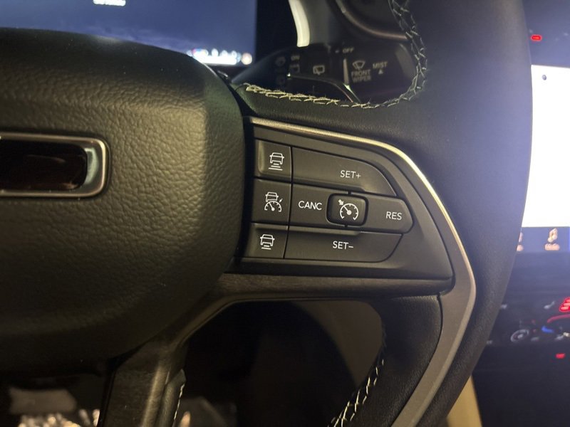 New 2025 Jeep Grand Cherokee Limited w/ Luxury Tech Group II image 27