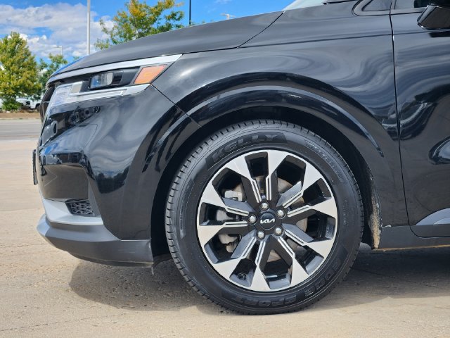 Used 2022 Kia Carnival EX FWD image 10