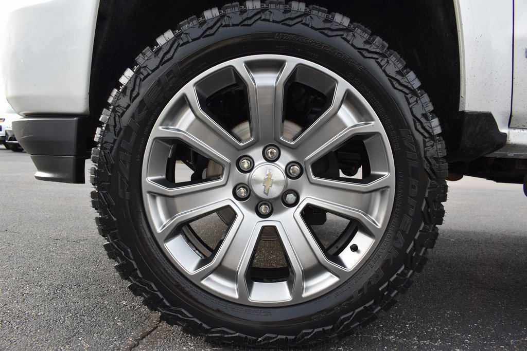 Used 2018 Chevrolet Silverado 1500 High Country image 16