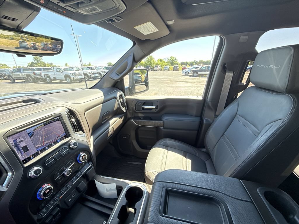 Certified 2022 GMC Sierra 3500 Denali w/ Denali Ultimate Package AWD/4WD image 26