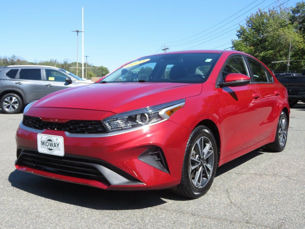 Used 2023 Kia Forte LXS w/ LXS Technology Package image 2