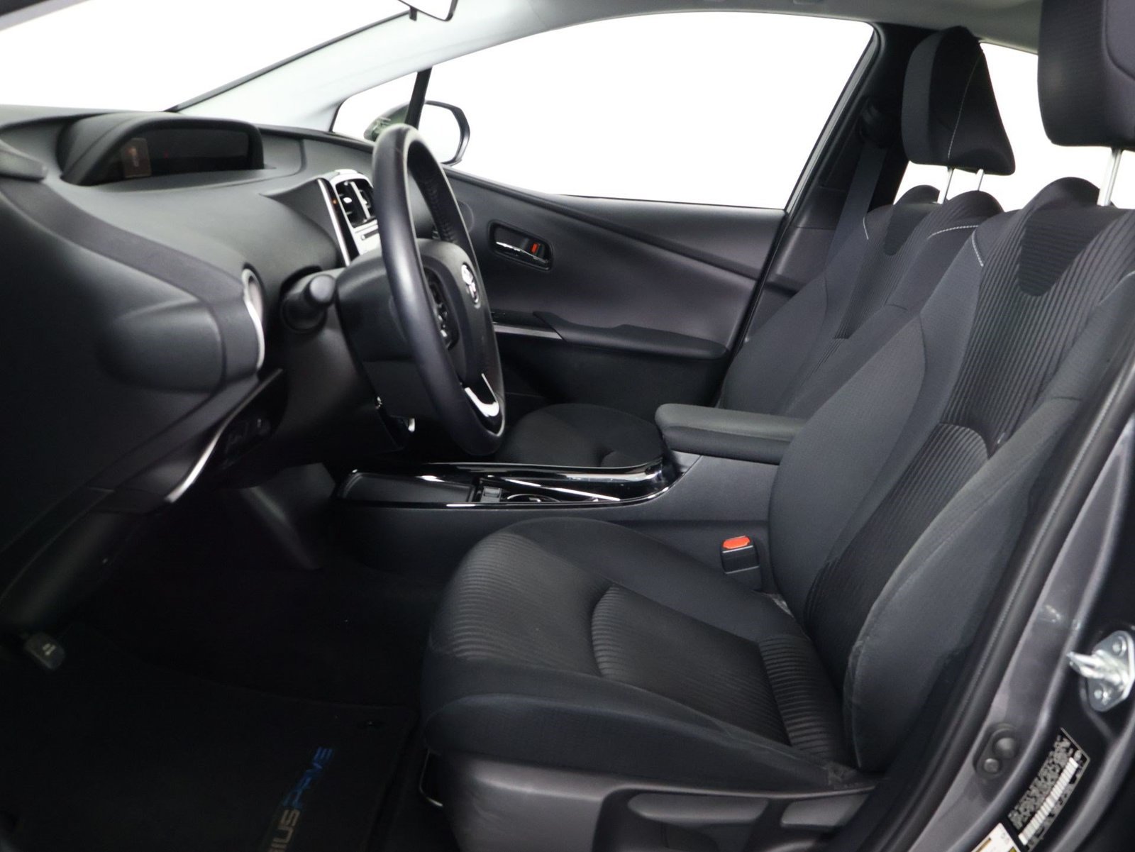 Used 2021 Toyota Prius Prime LE w/ Carpet Mat Package (TMS) FWD image 30