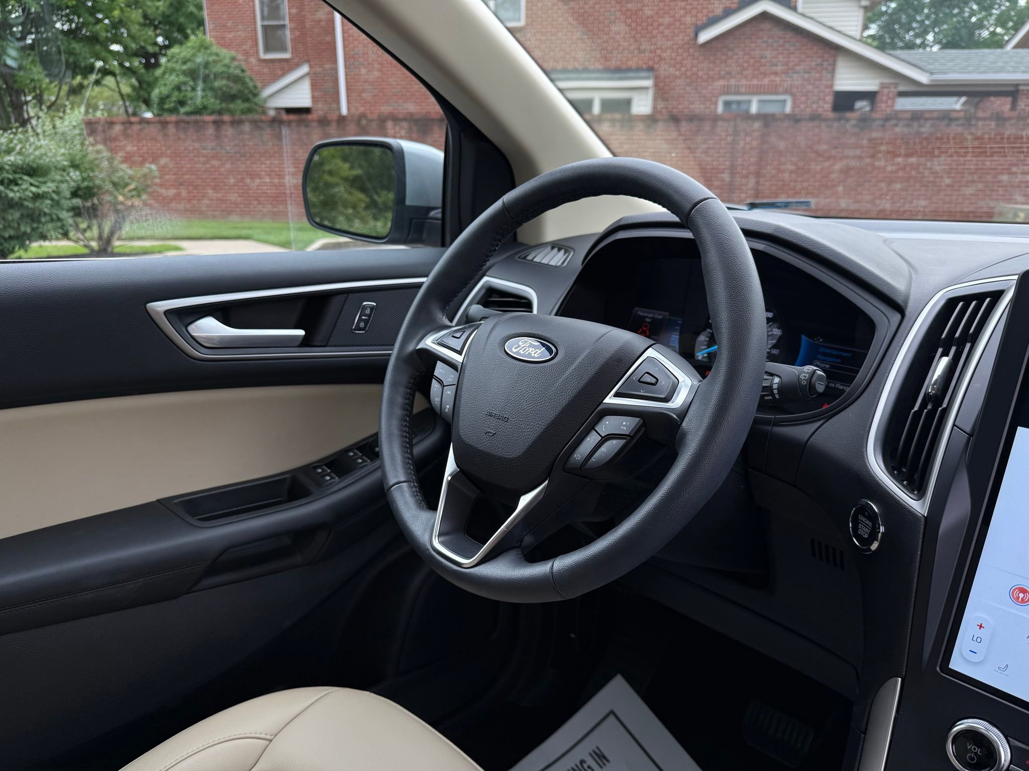 Used 2024 Ford Edge SEL w/ Convenience Package image 27