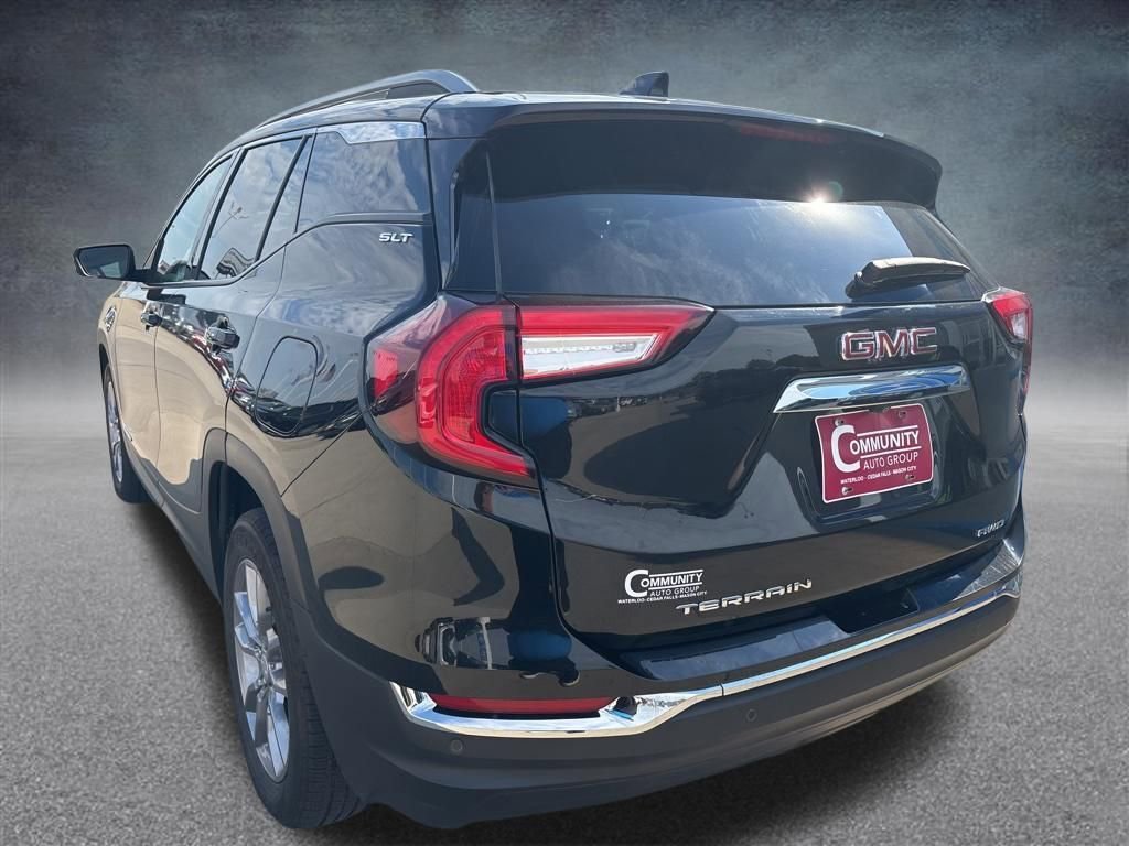 Used 2022 GMC Terrain SLT w/ Infotainment Package II image 5