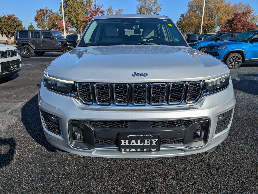 Used 2021 Jeep Grand Cherokee L Overland w/ Luxury Tech Group IV image 3