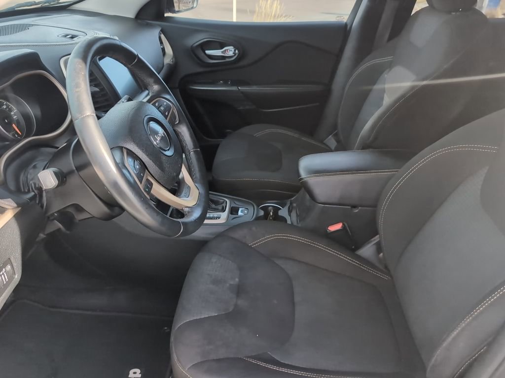Used 2016 Jeep Cherokee Latitude image 10