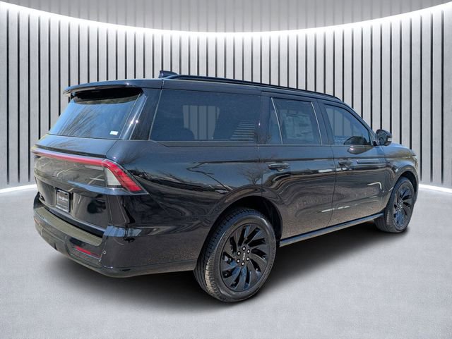 New 2026 Lincoln Navigator Reserve w/ Jet Appearance Package image 3