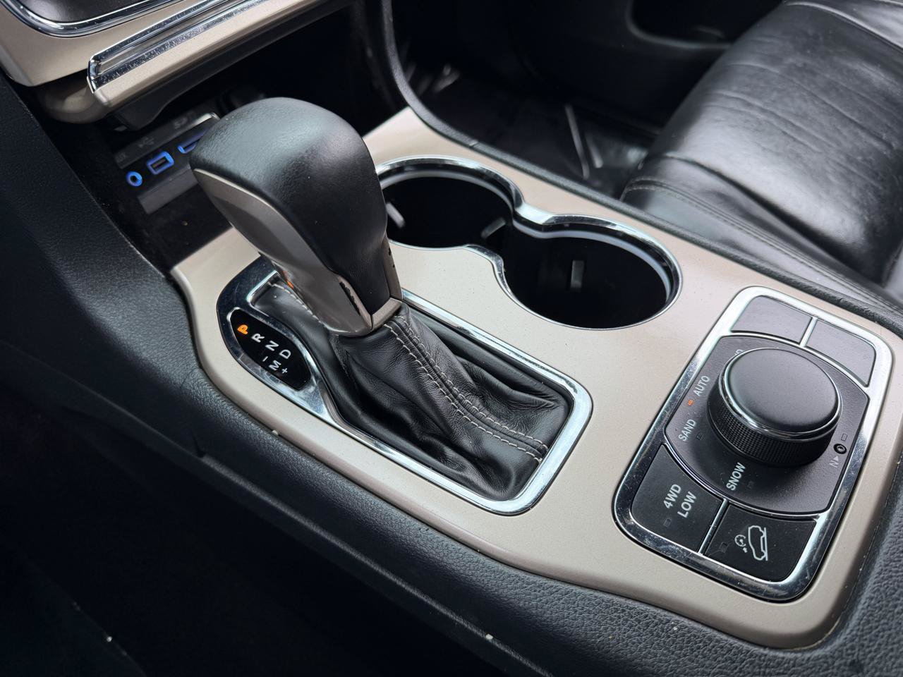 Used 2016 Jeep Grand Cherokee Limited AWD/4WD image 16