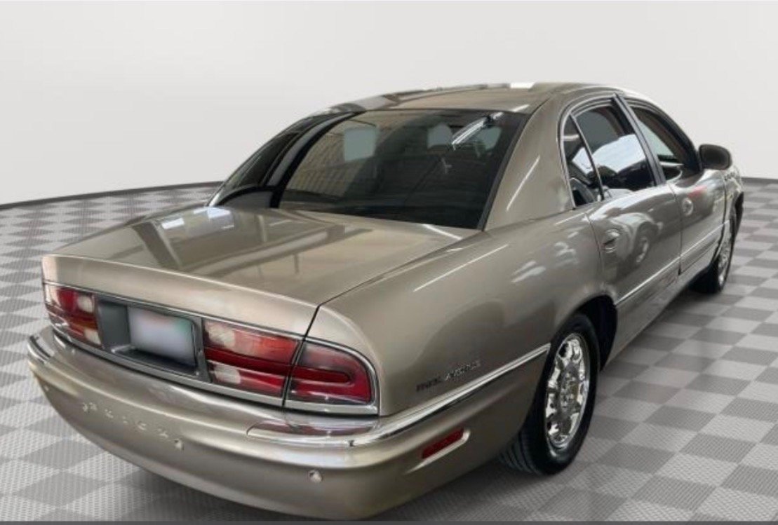 Used 2004 Buick Park Avenue w/ Prestige Feature Package FWD image 2
