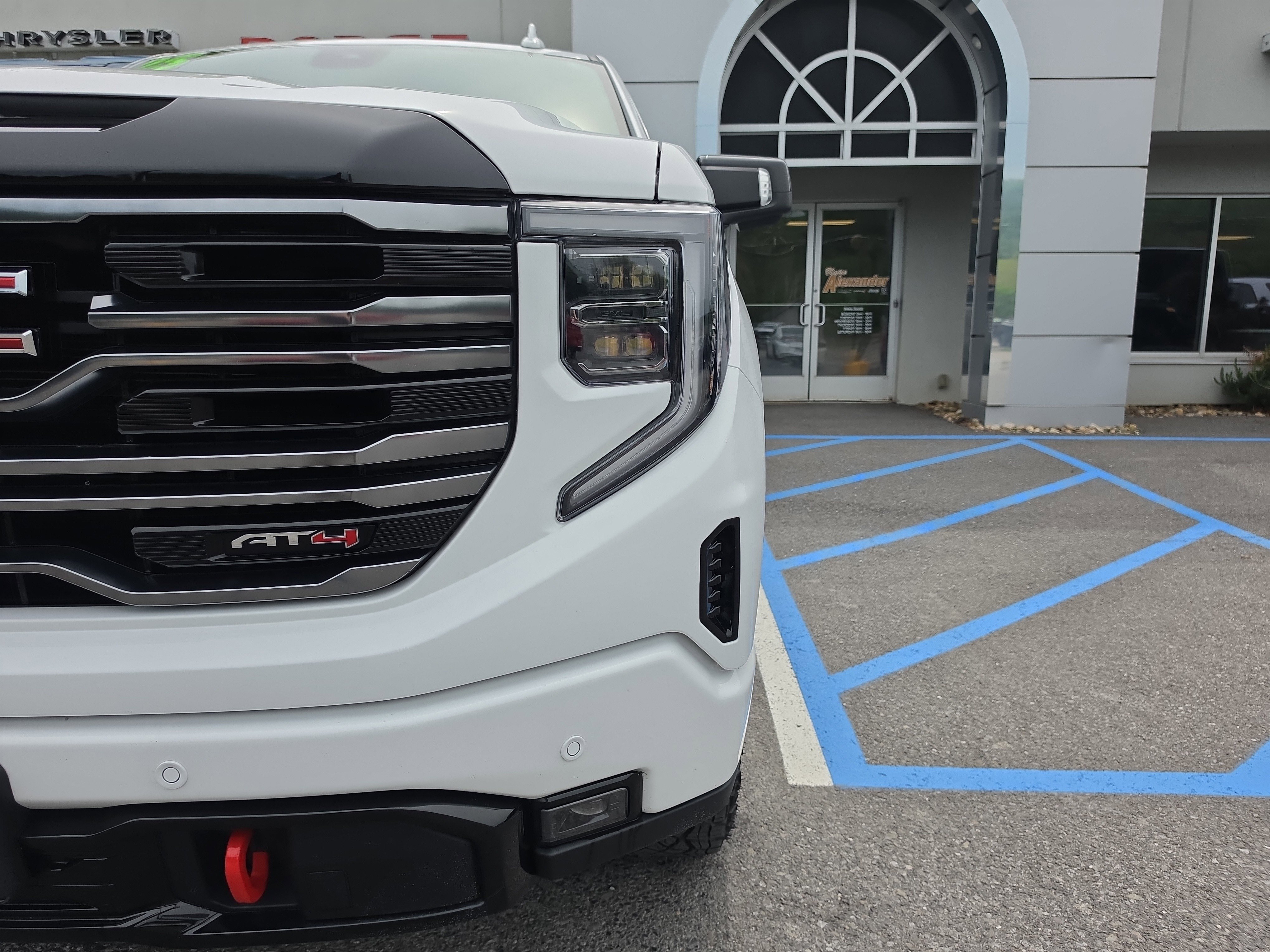 Used 2025 GMC Sierra 1500 AT4 AWD/4WD image 10