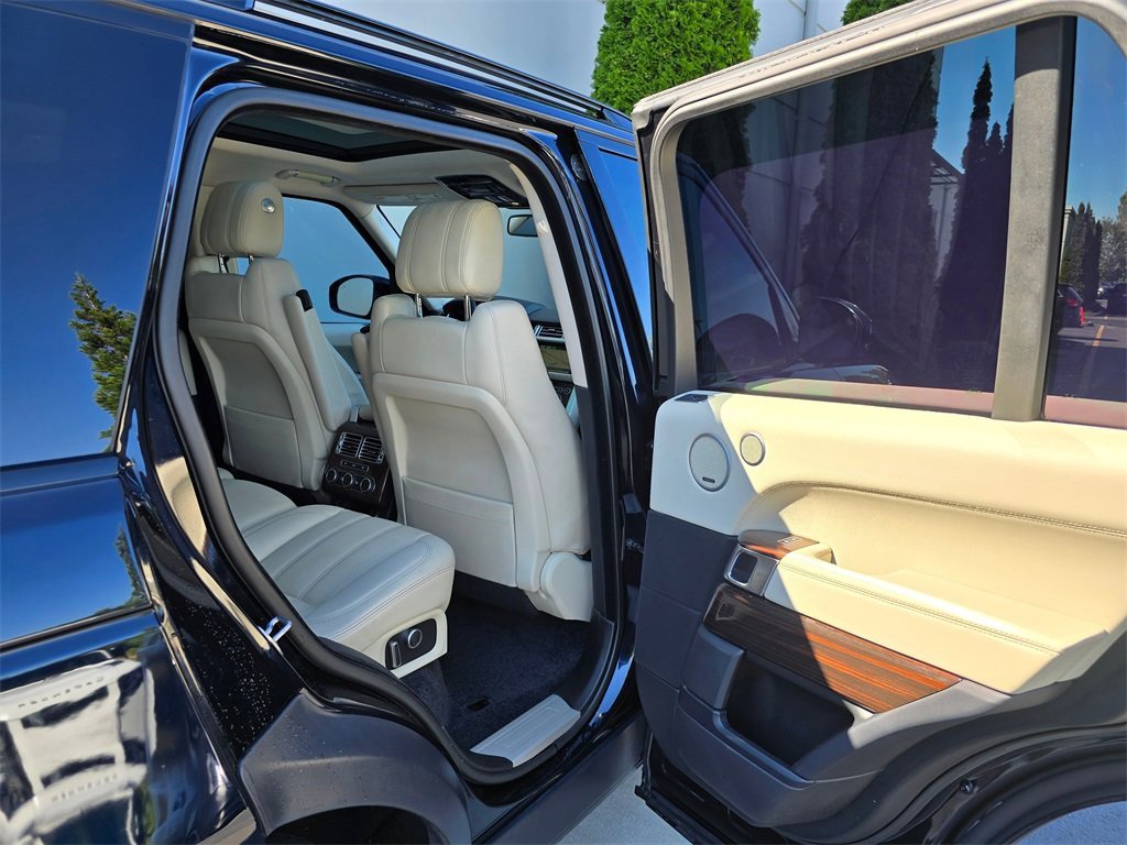 Used 2016 Land Rover Range Rover HSE image 30