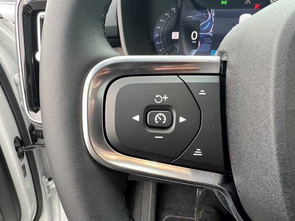 New 2026 Volvo EX40 Plus w/ Climate Package image 19